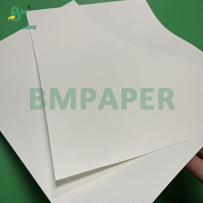 120 gm en contact avec les aliments Approuvé Blanchiment du rouleau de papier kraft blanc Largeur personnalisée