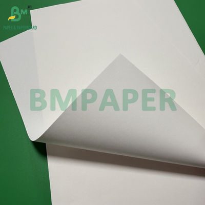 120 gm en contact avec les aliments Approuvé Blanchiment du rouleau de papier kraft blanc Largeur personnalisée