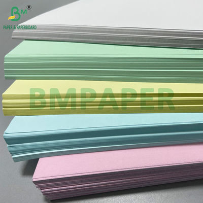 52g 55g Encré noir papier de copie NCR 430mm X 610mm pour l'impression offset