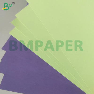 250 grammes de feuilles de papier colorées sans bois pour la fabrication de sacs de magasinage