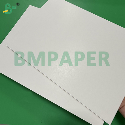 Carton d'affichage tout blanc pour panneaux publicitaires 2 mm 1220 x 2440 mm
