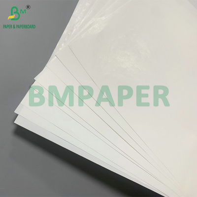 Papier d'étiquette brillant 65gsm 70gsm avec résistance à l'état humide pour la fabrication d'étiquettes de vin