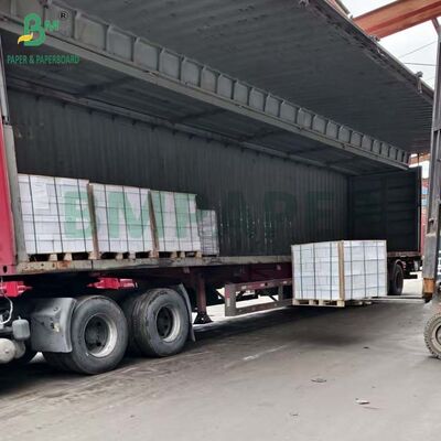 70 g de papier A4 NCR CFB rose CF jaune avec dos blanc pour les feuillets de dépôt