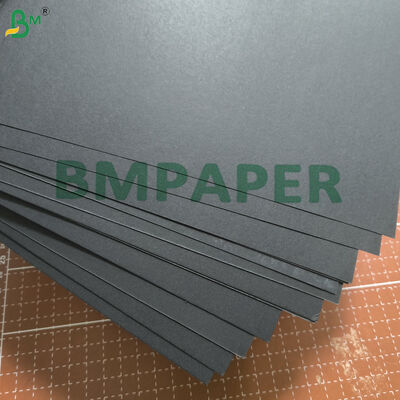 preuve de graisse de pâte de bois de Vierge de papier d'emballage noir de catégorie comestible de 80gsm 90gsm pour l'emballage alimentaire