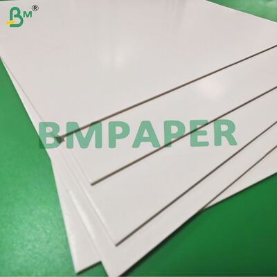 1 mm 1,5 mm Carton Montado Blanco pour les cosmétiques Boîte 70 x 100 cm Haute rigidité
