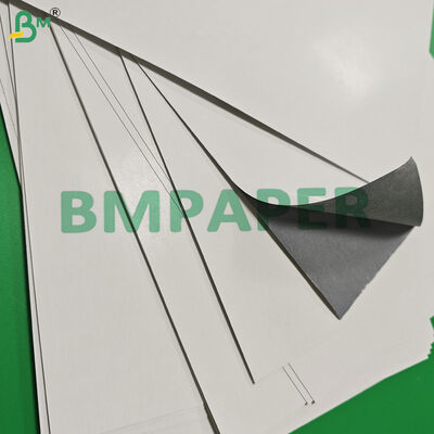 310 gm 330 gm Carte à base de carton TCG à noir noir pour la fabrication de cartes à jouer A4