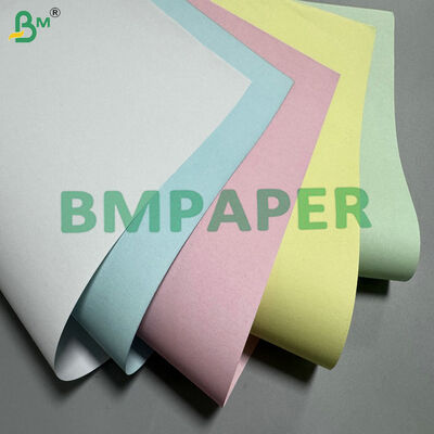 Papier de copie sans carbone de forme continue de 55 gm à 60 gm pour les imprimantes POS et les imprimantes à impact